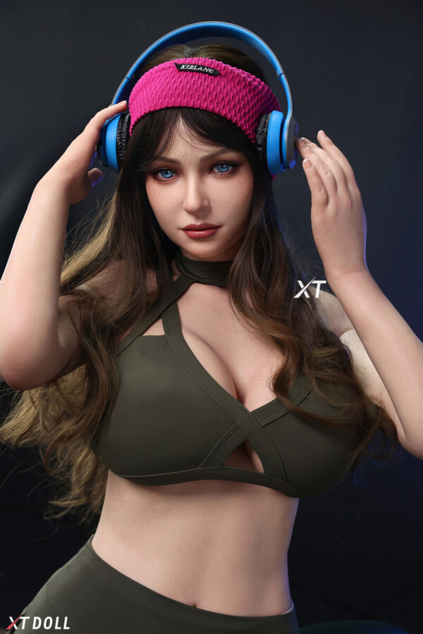 166cm5ft5-H-cup-Silicone-Sex-Doll-–-Natalie-2-1